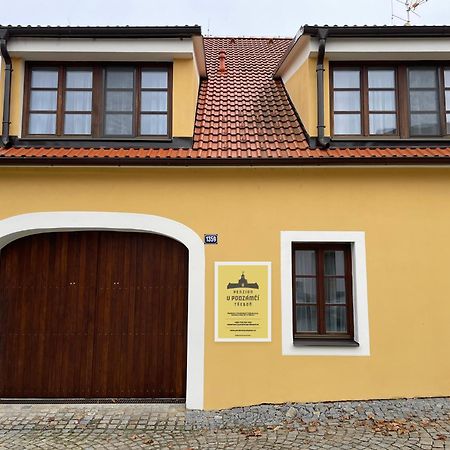 Penzion V Podzamci Trebon Bagian luar foto