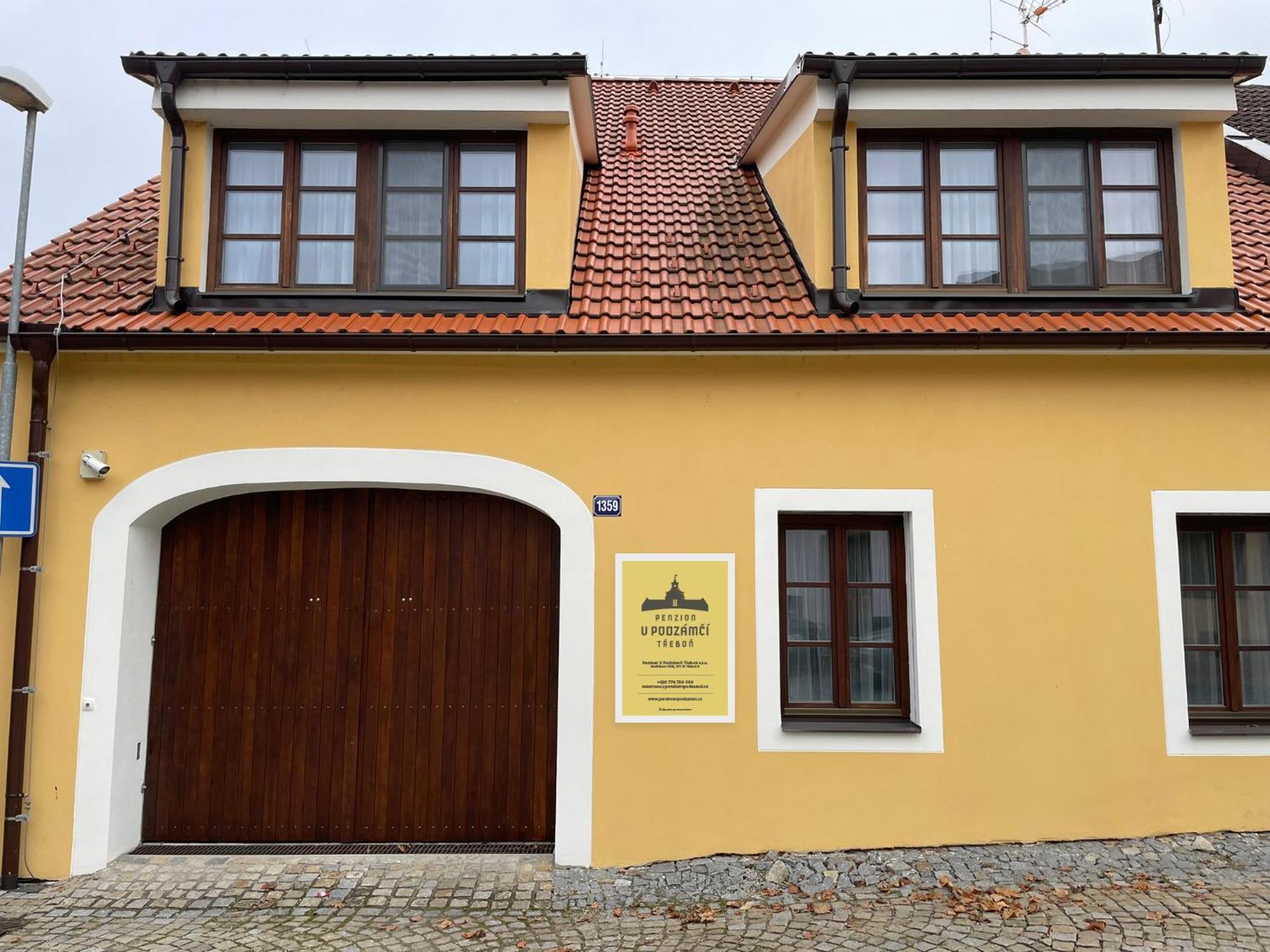 Penzion V Podzamci Trebon Bagian luar foto